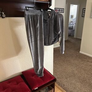 Victoria’s Secret: 2 piece velour hoody jogger set